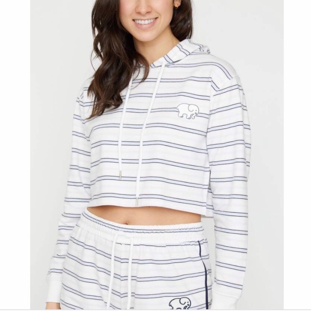 NWT Adorable 2 piece ivory ella Cropped PJ Set😍